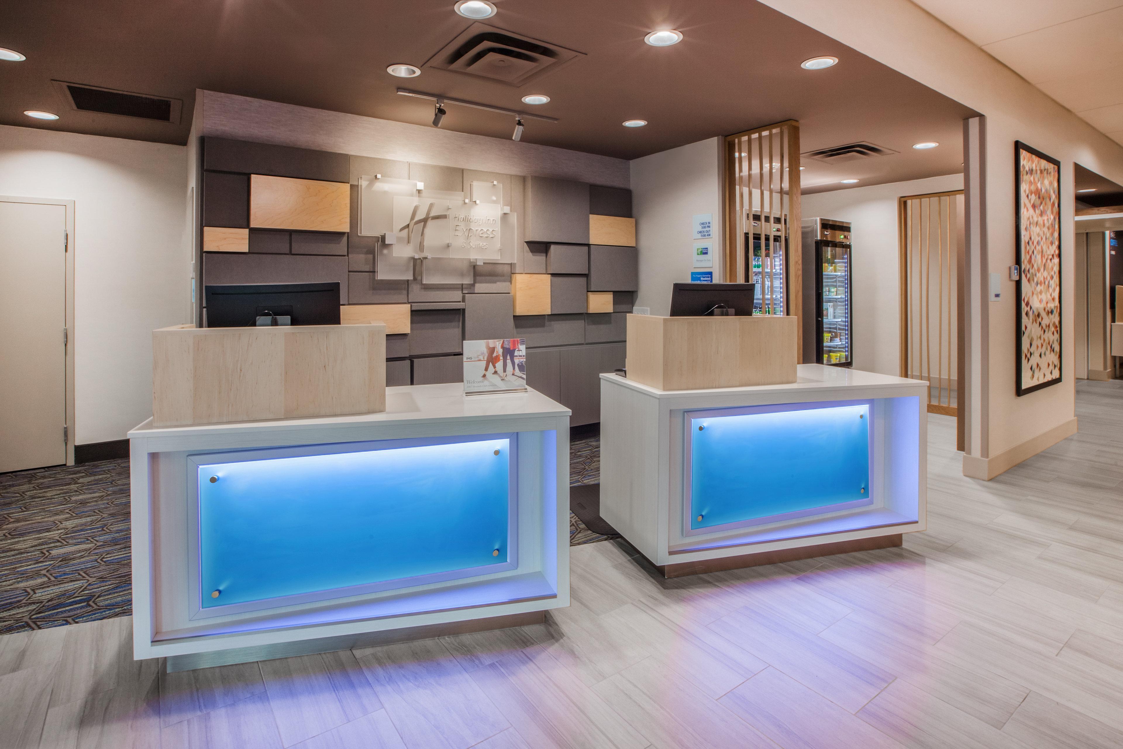Holiday Inn Express & Suites - Kingfisher, An Ihg Hotel Екстериор снимка