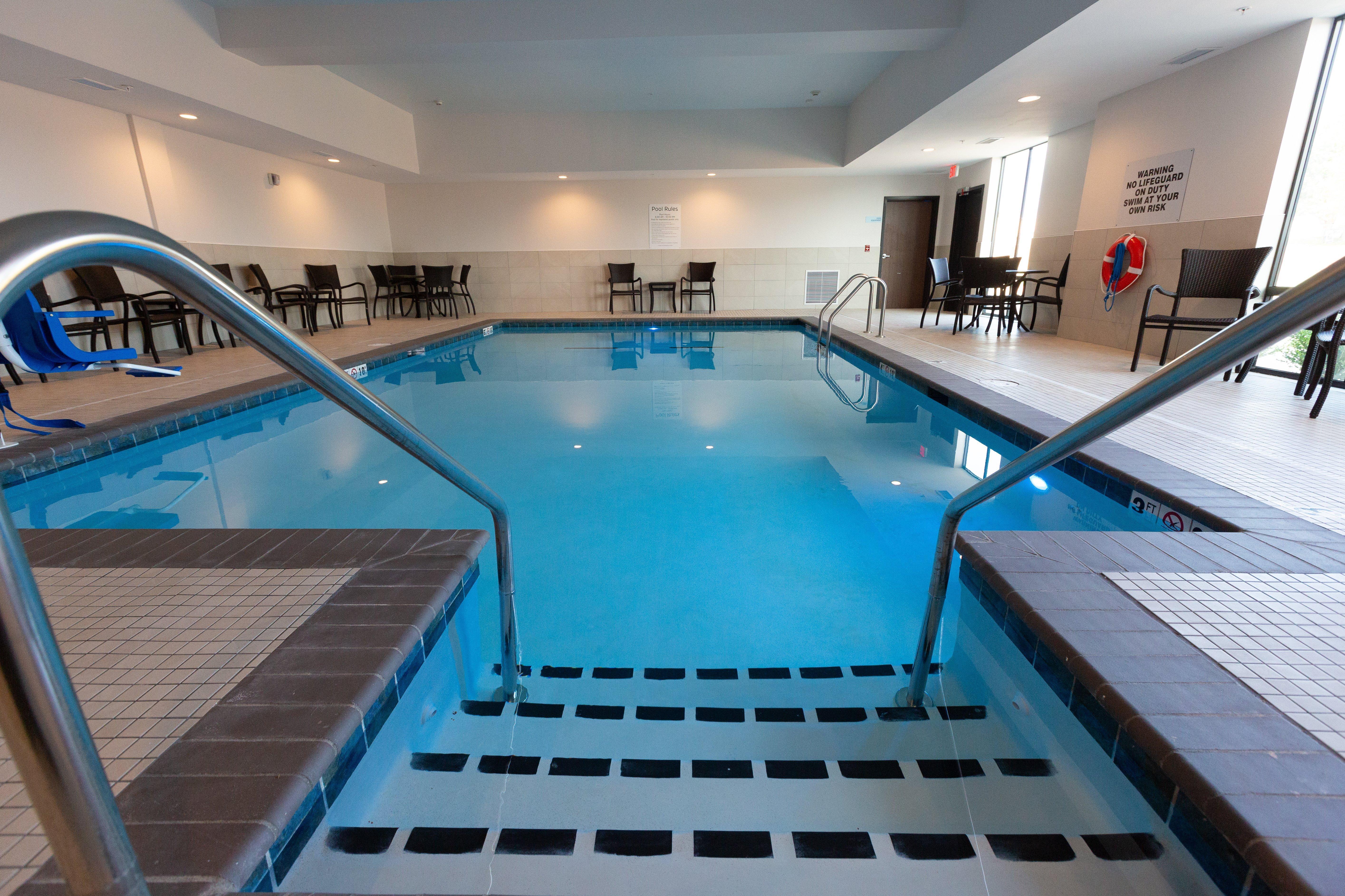 Holiday Inn Express & Suites - Kingfisher, An Ihg Hotel Екстериор снимка